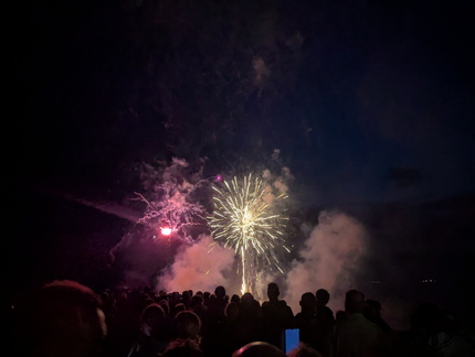 PXL 20250714 210300209