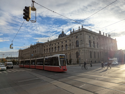 PXL 20251030 064918933